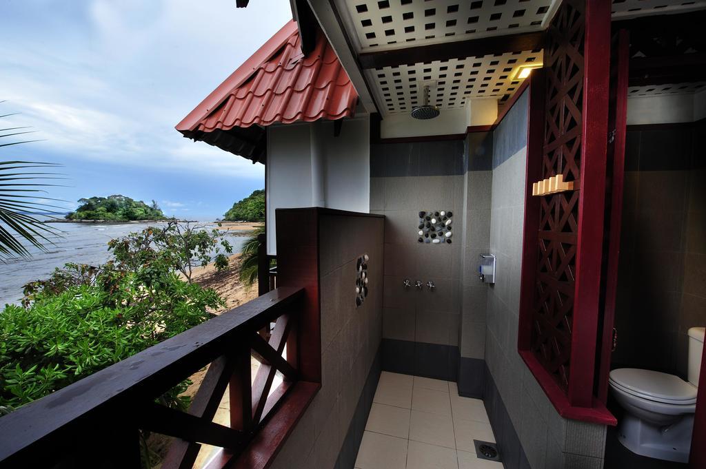 パヤビーチ スパ&ダイブリゾート Kampung Genting エクステリア 写真